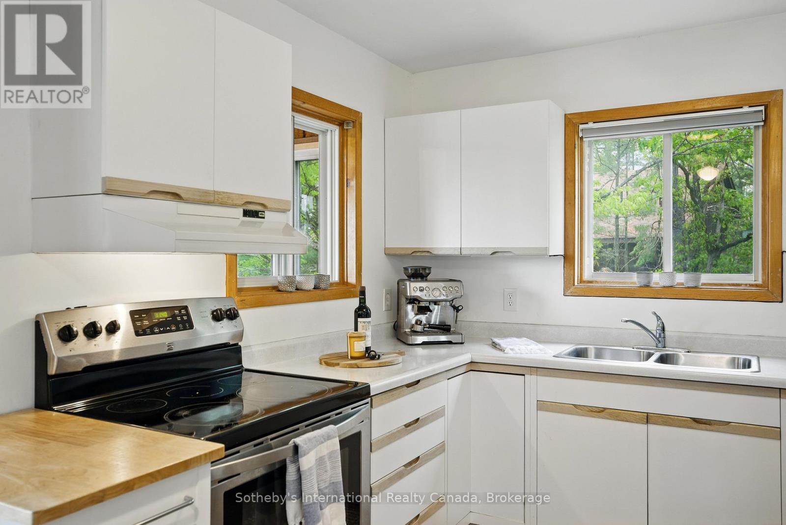 5760 Kahshe Lake, Gravenhurst, Ontario  P0E 1G0 - Photo 16 - X12193979
