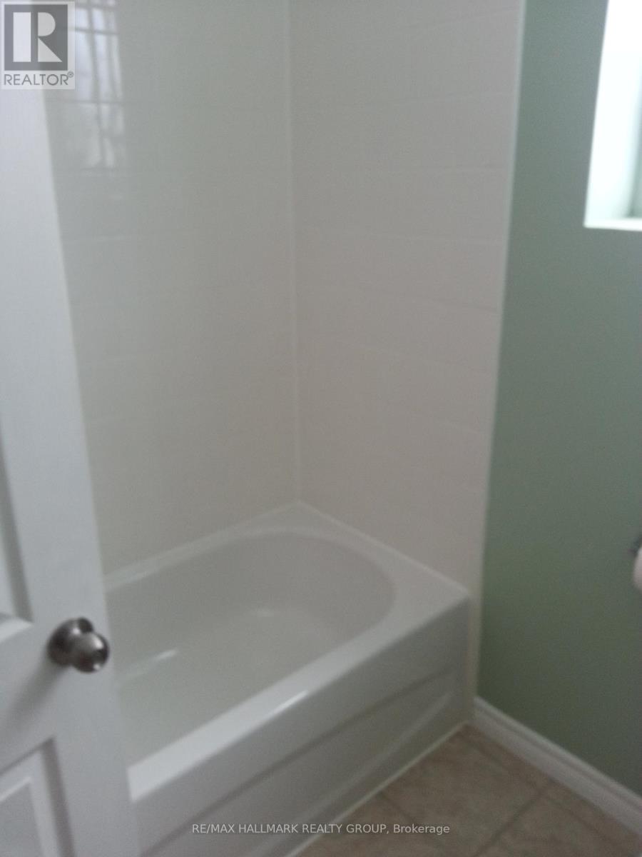 1390 Mayview Avenue, Ottawa, Ontario  K1Z 8H7 - Photo 13 - X12193953