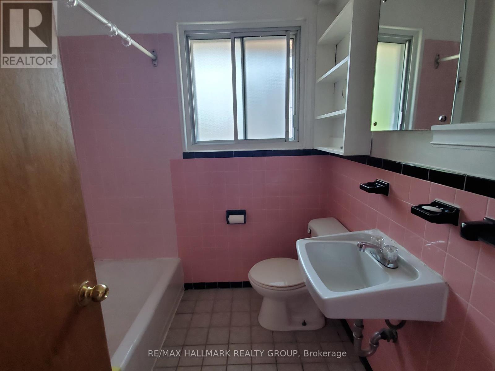 1390 Mayview Avenue, Ottawa, Ontario  K1Z 8H7 - Photo 9 - X12193953