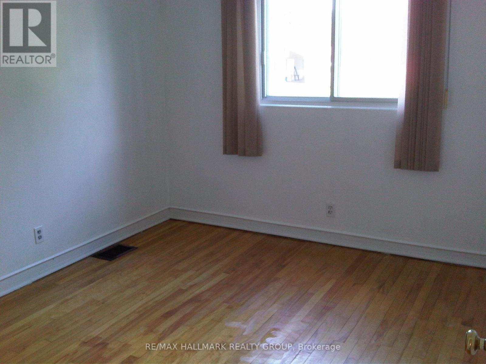 1390 Mayview Avenue, Ottawa, Ontario  K1Z 8H7 - Photo 9 - X12193967