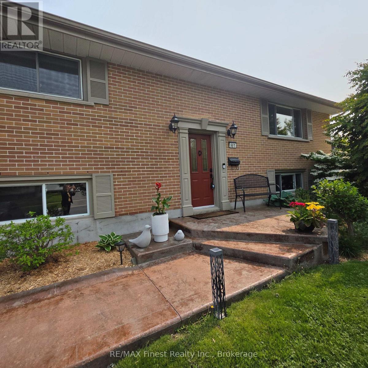 981 Hudson Drive, Kingston (South Of Taylor-Kidd Blvd), Ontario  K7M 5K5 - Photo 2 - X9514576