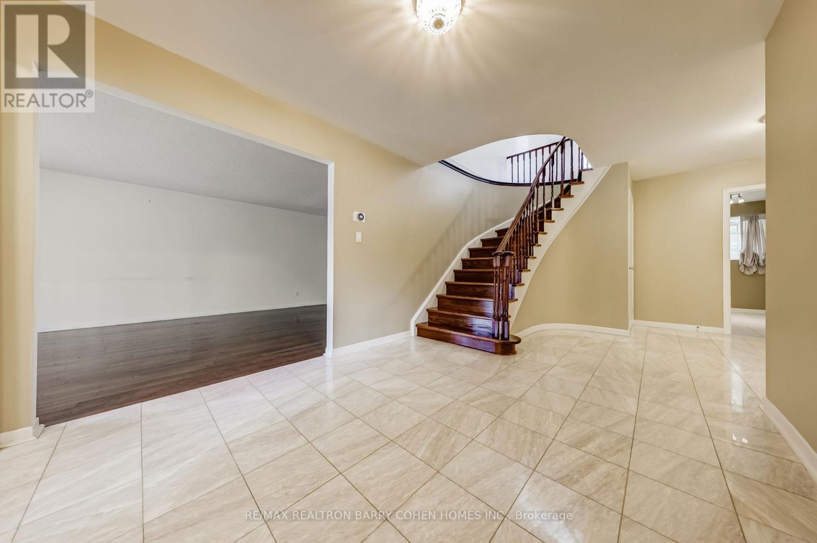 68 Abbeywood Trail, Toronto, Ontario  M3B 3B5 - Photo 5 - C12193963