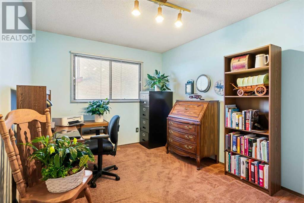 40 Edgeford Road Nw, Calgary, Alberta  T3A 2S6 - Photo 13 - A2216755