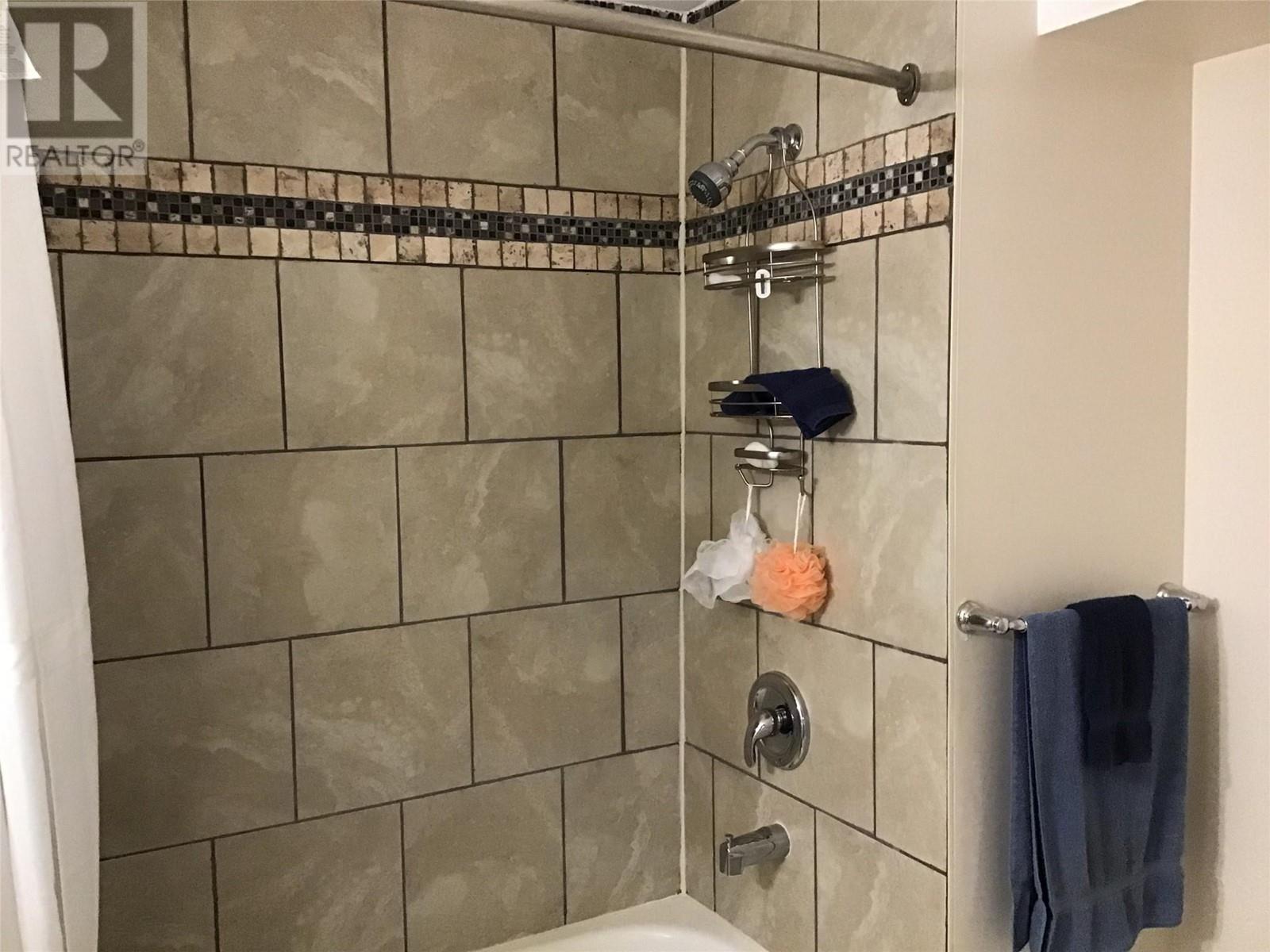 1012 Laroque Street, Kamloops, British Columbia  V2B 5L5 - Photo 29 - 10342057