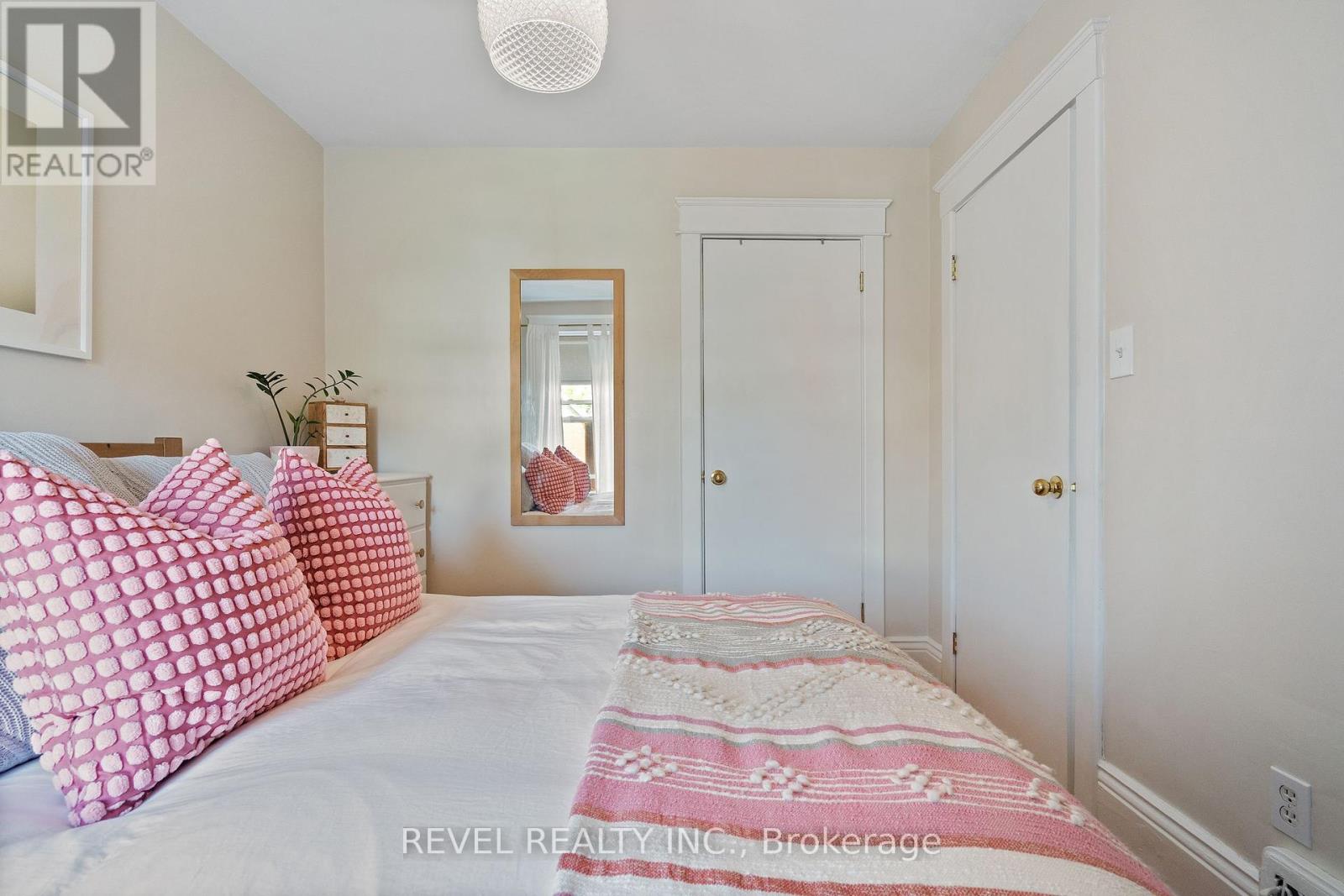 33 Holton Avenue N, Hamilton (Gibson), Ontario  L8L 6H3 - Photo 29 - X12193804