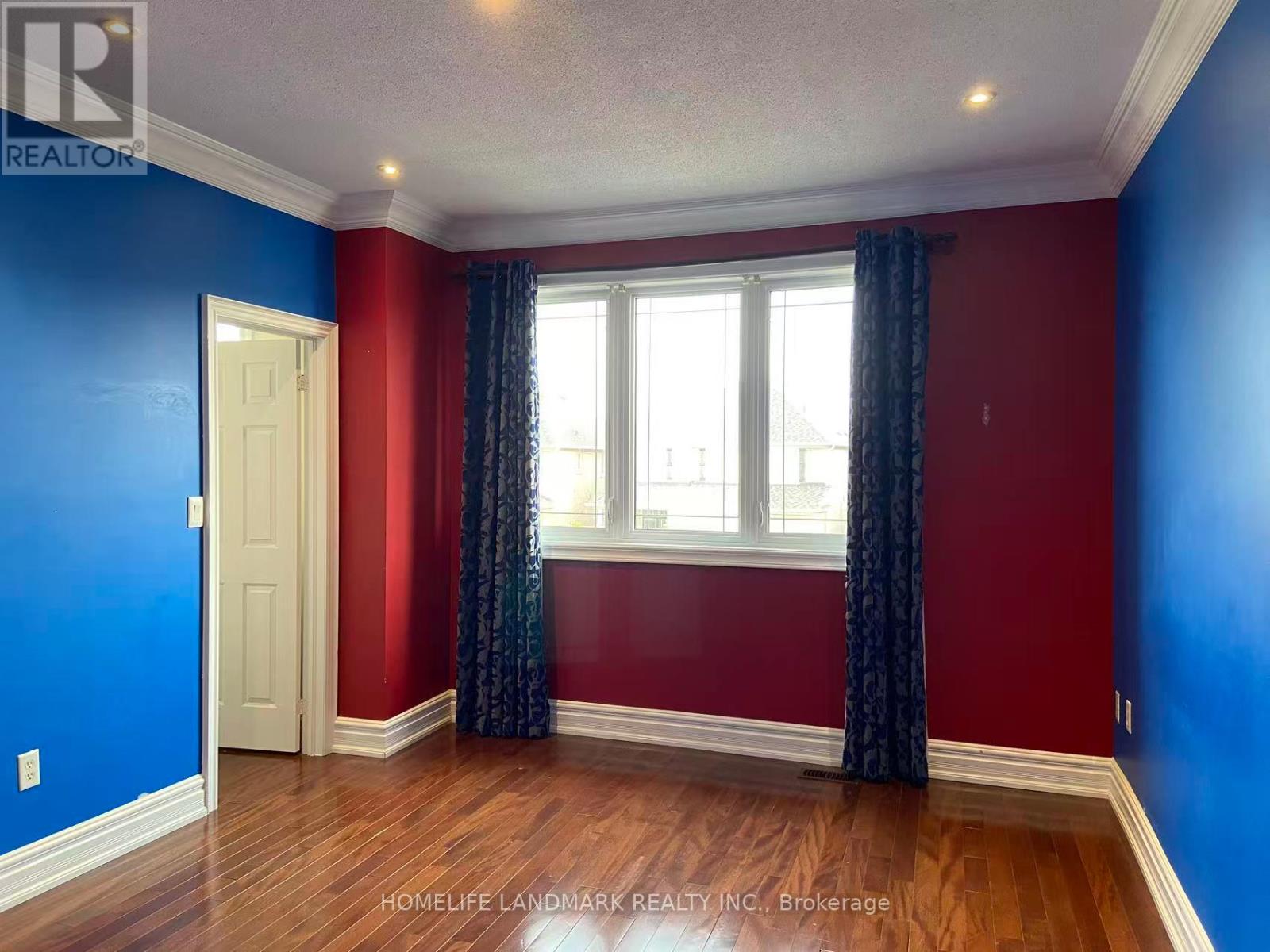 28 Delphinium Avenue, Richmond Hill, Ontario  L4E 4N6 - Photo 8 - N12193948