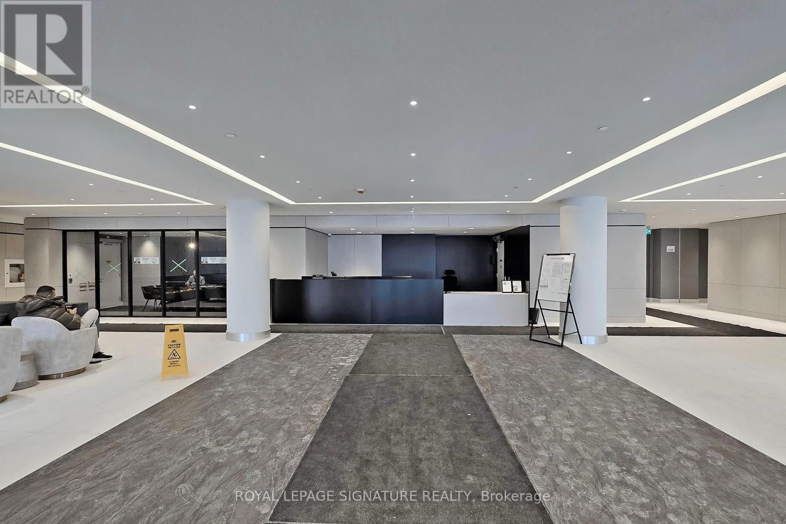 911 - 30 Upper Mall Way, Vaughan, Ontario  L4J 0L7 - Photo 2 - N12193971