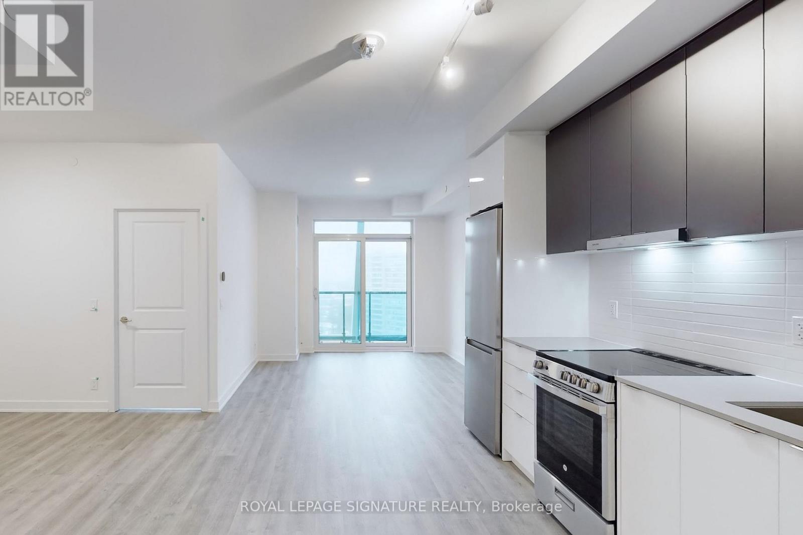 911 - 30 Upper Mall Way, Vaughan, Ontario  L4J 0L7 - Photo 6 - N12193971
