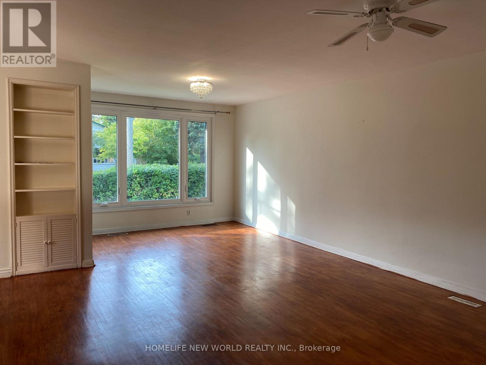 Upper - 213 Beechy Drive, Richmond Hill, Ontario  L4C 2X6 - Photo 6 - N12193975