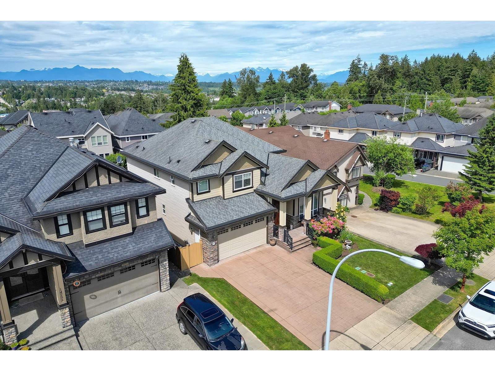Property at 14759 60A AVENUE image 4