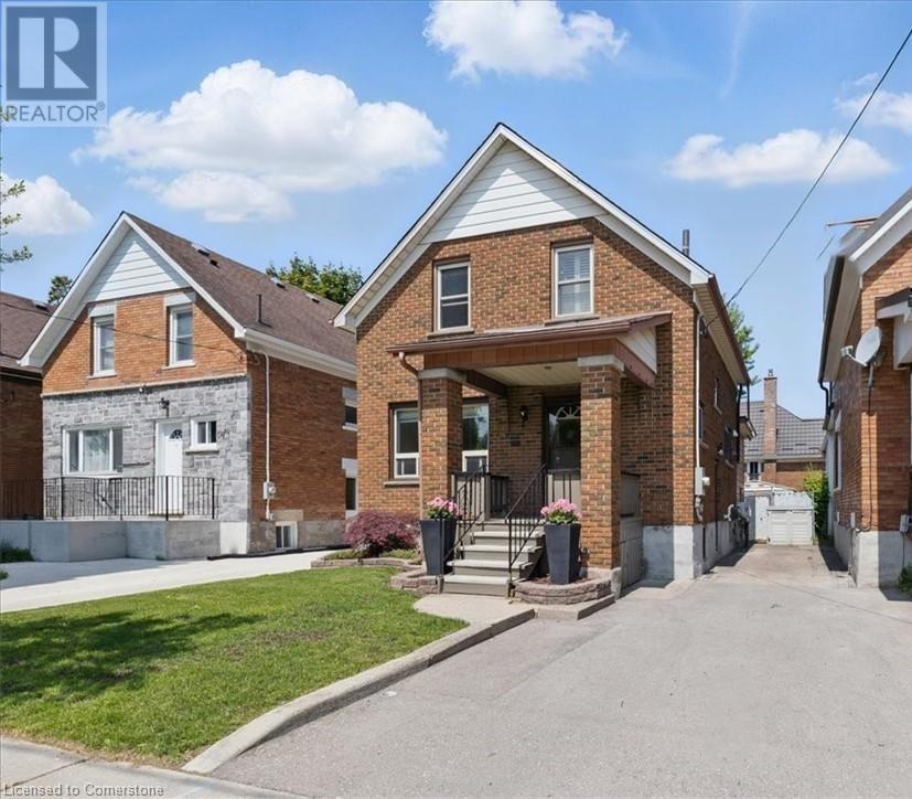 Property at 6 HERLAN Avenue image 4