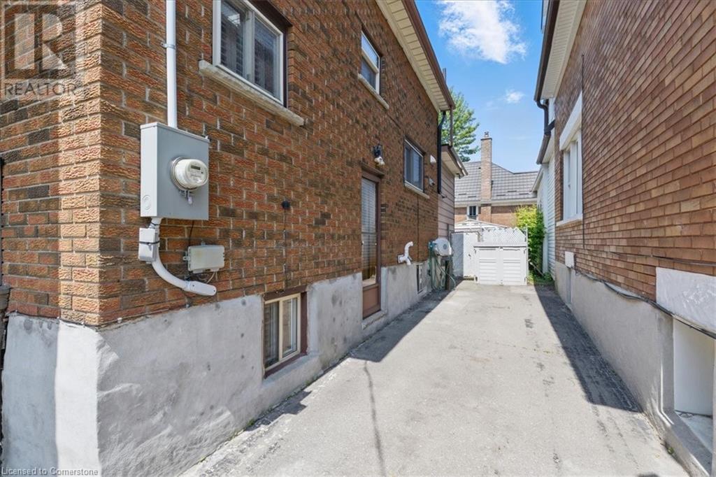 Property at 6 HERLAN Avenue image 5