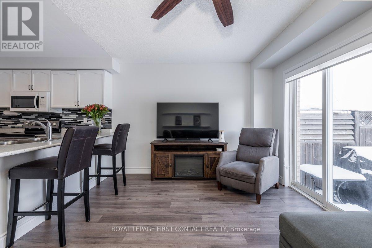 65 Hawthorne Crescent, Barrie, Ontario  L4N 9Y8 - Photo 12 - S12062375