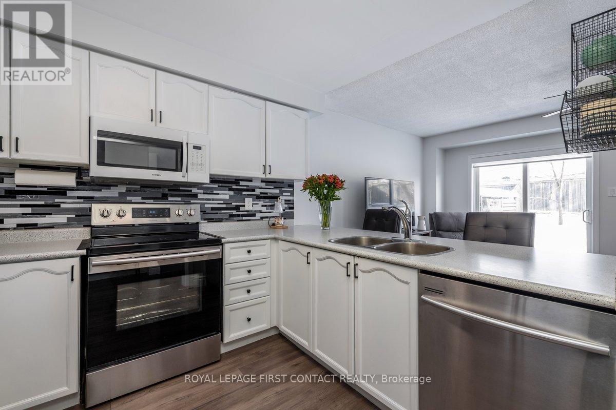 65 Hawthorne Crescent, Barrie, Ontario  L4N 9Y8 - Photo 9 - S12062375