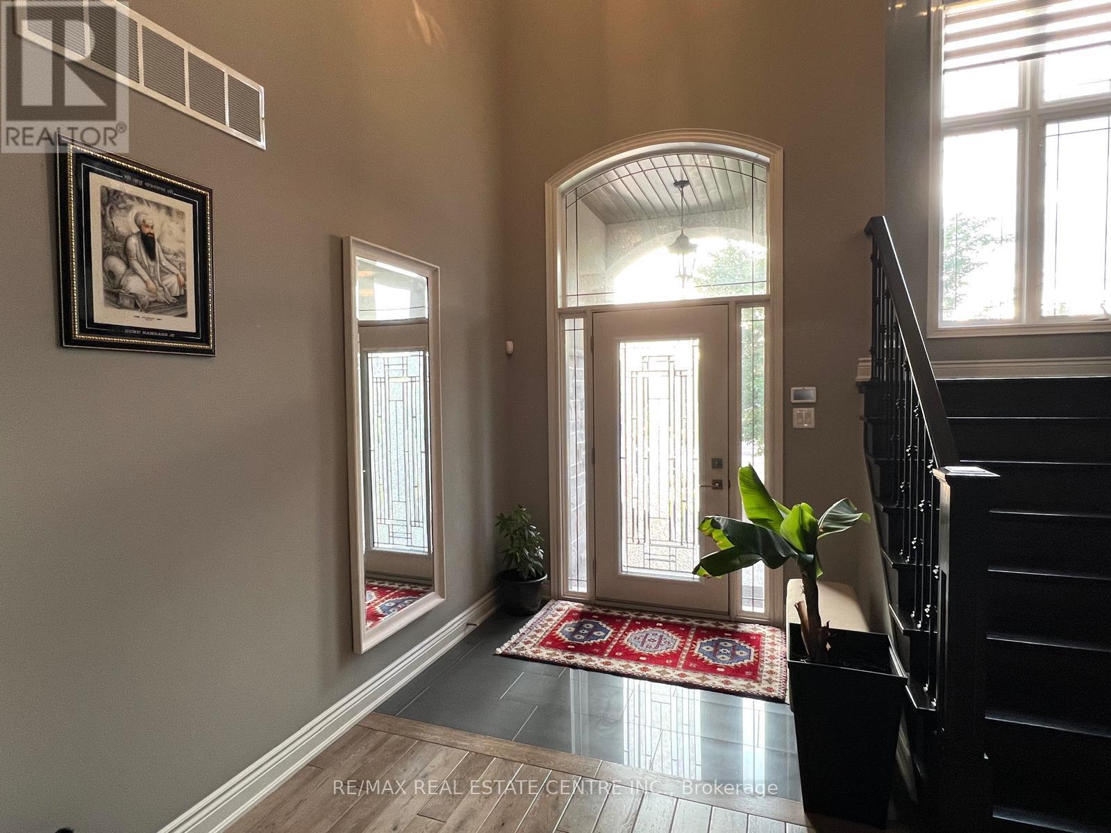 546 Fifty Road, Hamilton, Ontario  L8E 5T5 - Photo 10 - X12146107