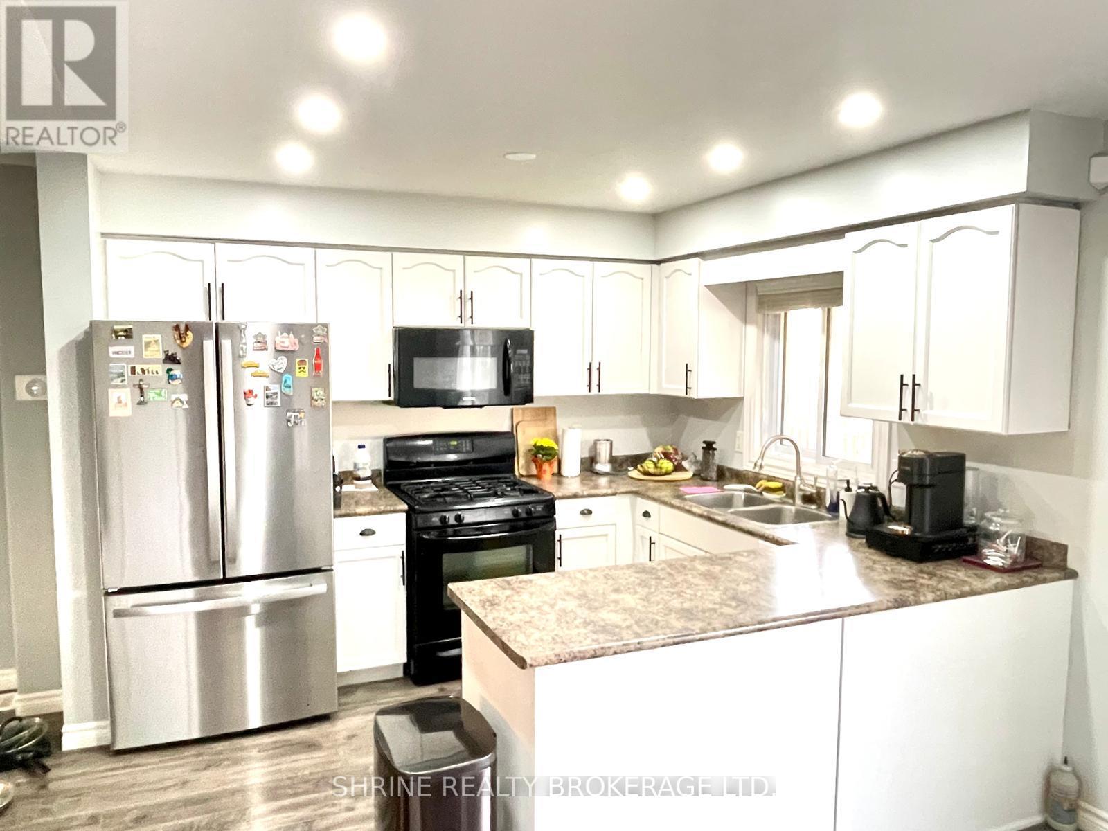 Upper - 1850 Blackwater Road, London North, Ontario  N5X 4M1 - Photo 4 - X12193984