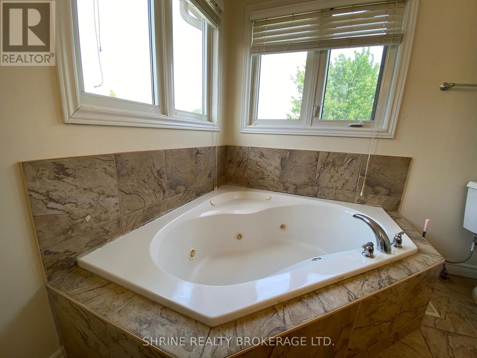 899 Bradshaw Crescent, London North, Ontario  N5X 0B6 - Photo 19 - X12194000