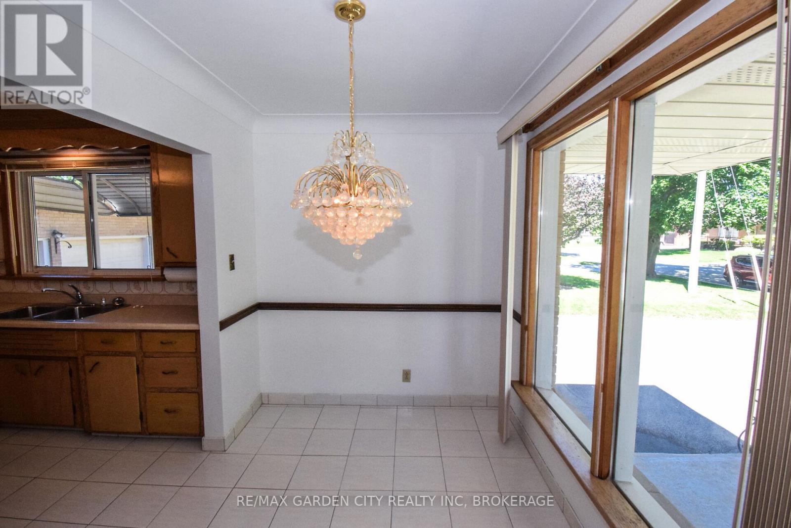 115 Larraine Street, Welland (Broadway), Ontario  L3C 5K3 - Photo 16 - X12184051
