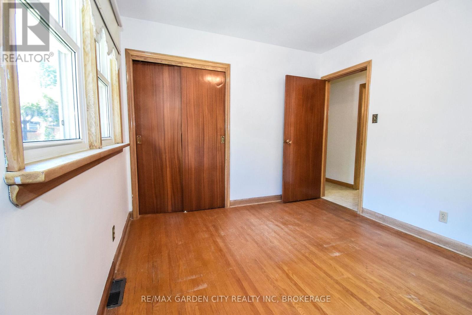 115 Larraine Street, Welland (Broadway), Ontario  L3C 5K3 - Photo 27 - X12184051