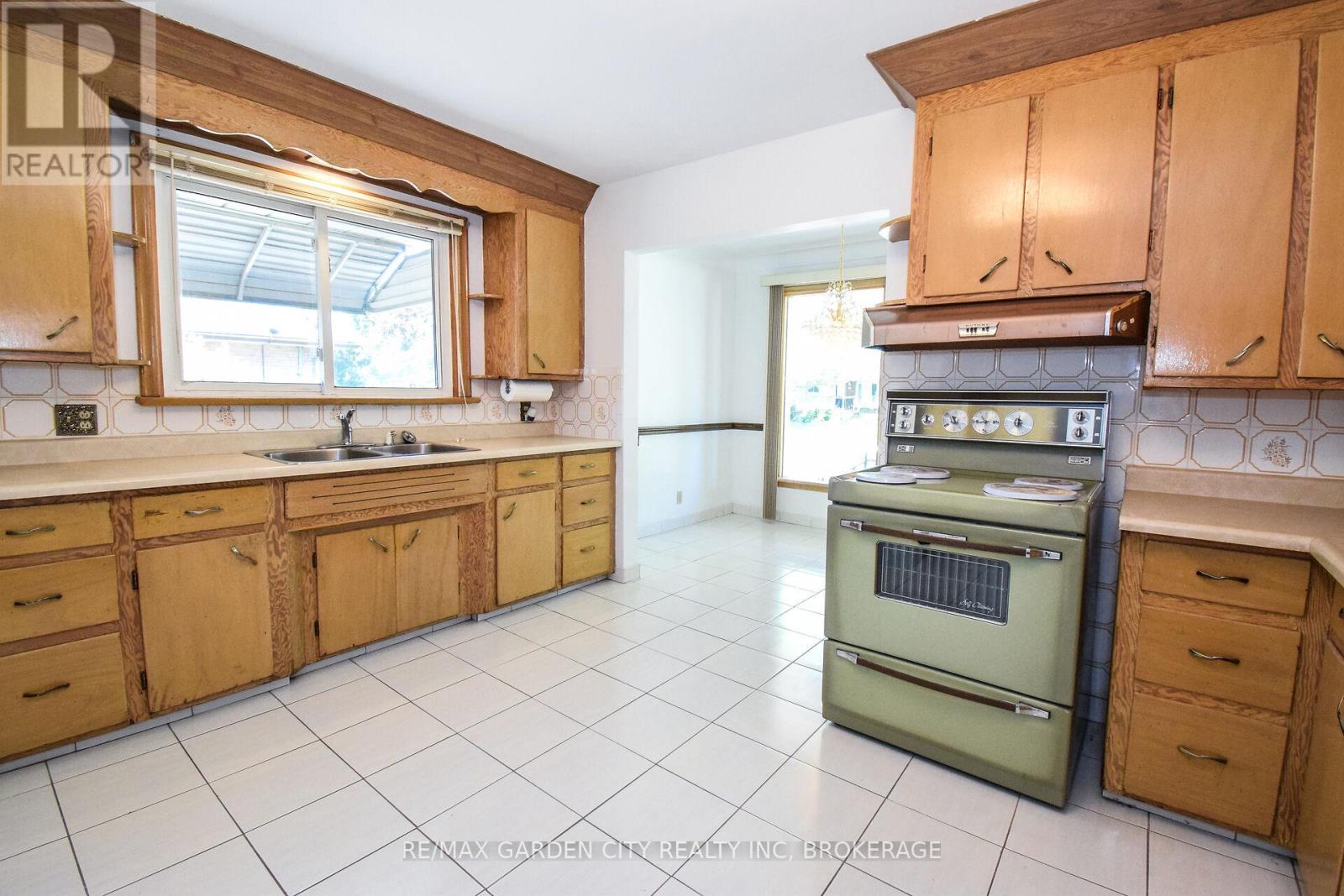 115 Larraine Street, Welland (Broadway), Ontario  L3C 5K3 - Photo 21 - X12184051