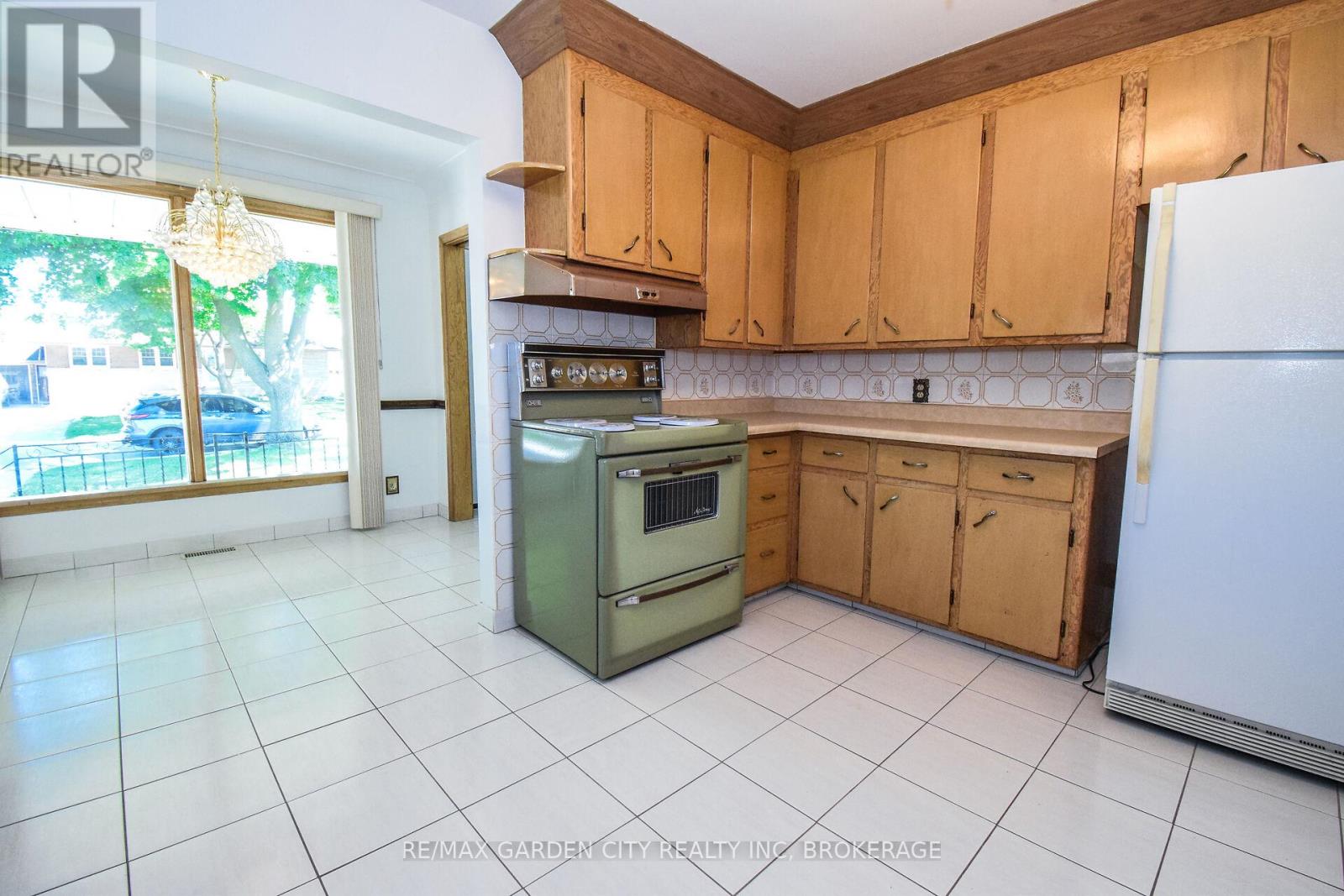 115 Larraine Street, Welland (Broadway), Ontario  L3C 5K3 - Photo 19 - X12184051