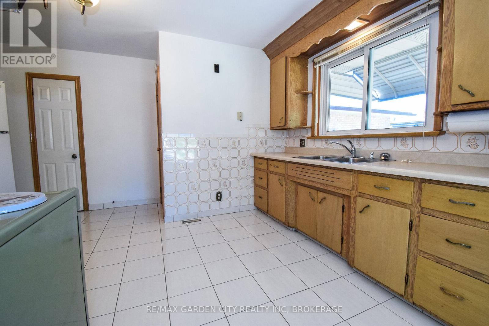 115 Larraine Street, Welland (Broadway), Ontario  L3C 5K3 - Photo 18 - X12184051