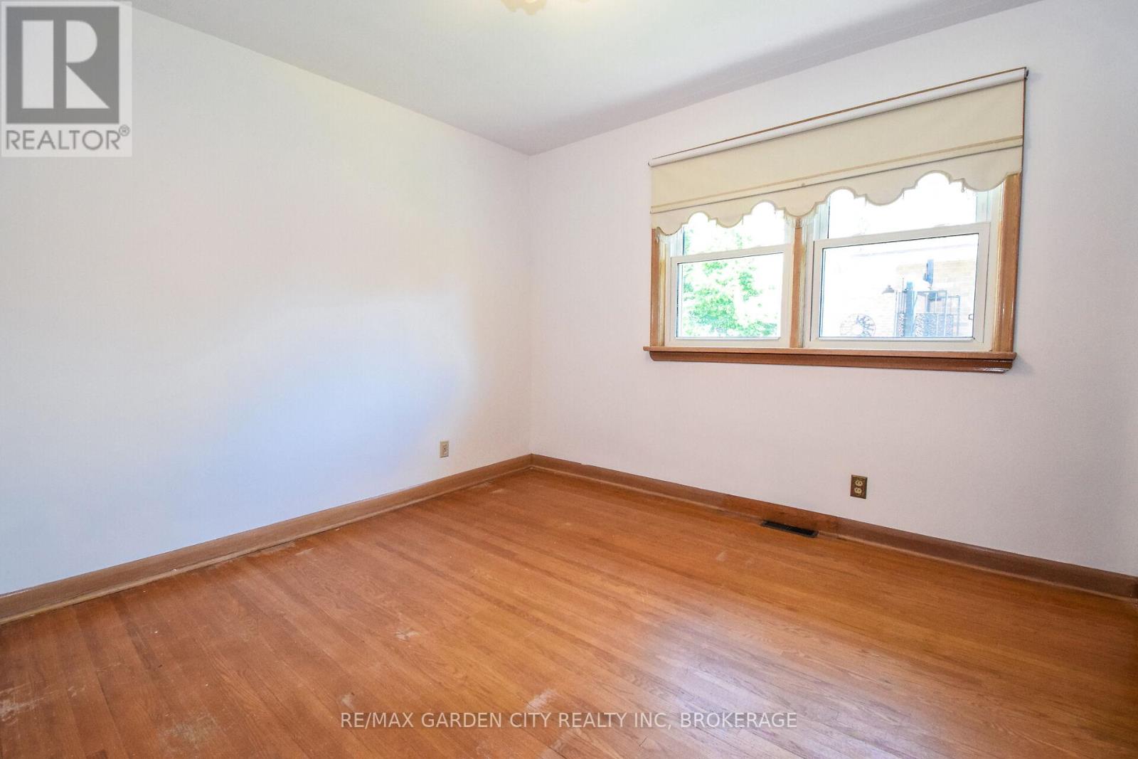 115 Larraine Street, Welland (Broadway), Ontario  L3C 5K3 - Photo 26 - X12184051
