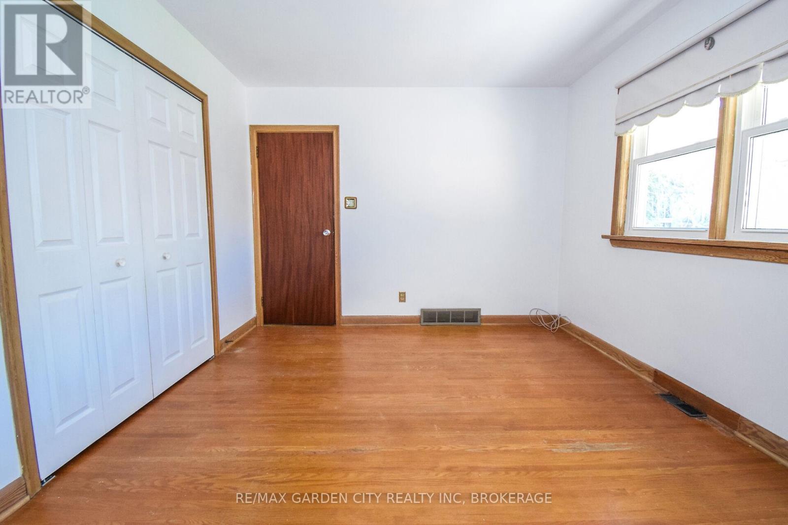 115 Larraine Street, Welland (Broadway), Ontario  L3C 5K3 - Photo 23 - X12184051