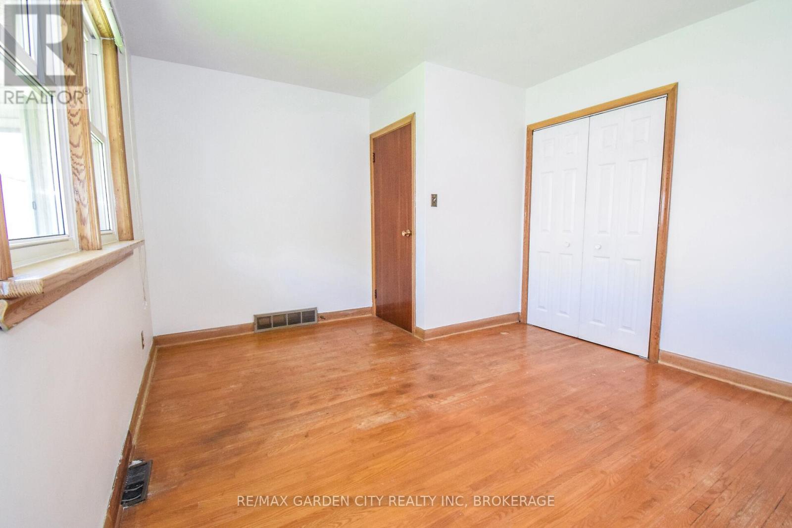115 Larraine Street, Welland (Broadway), Ontario  L3C 5K3 - Photo 31 - X12184051