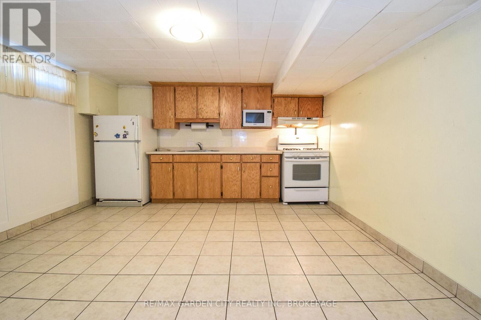115 Larraine Street, Welland (Broadway), Ontario  L3C 5K3 - Photo 36 - X12184051