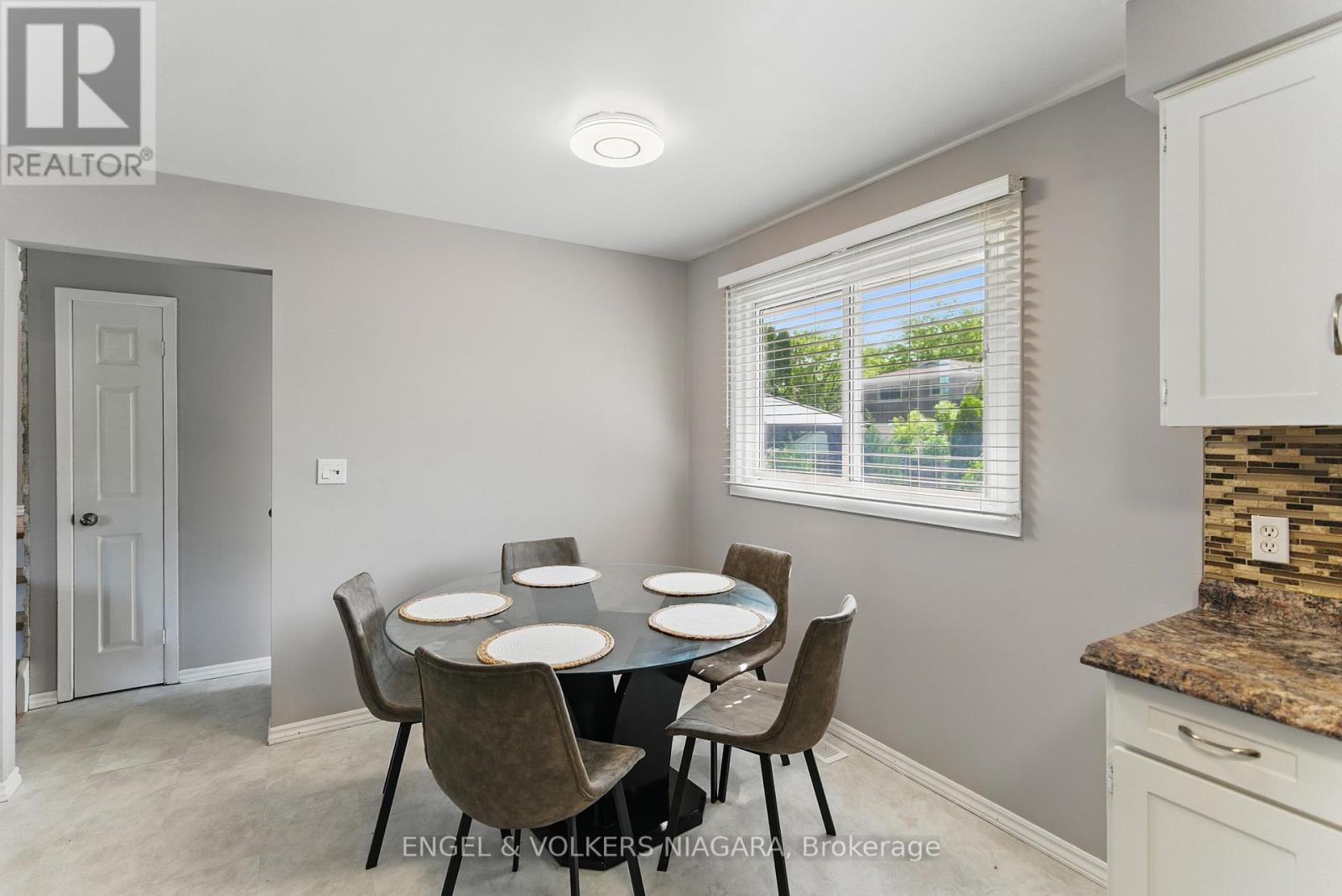 6137 Kirkland Drive, Niagara Falls (West Wood), Ontario  L2H 2A7 - Photo 8 - X12194002