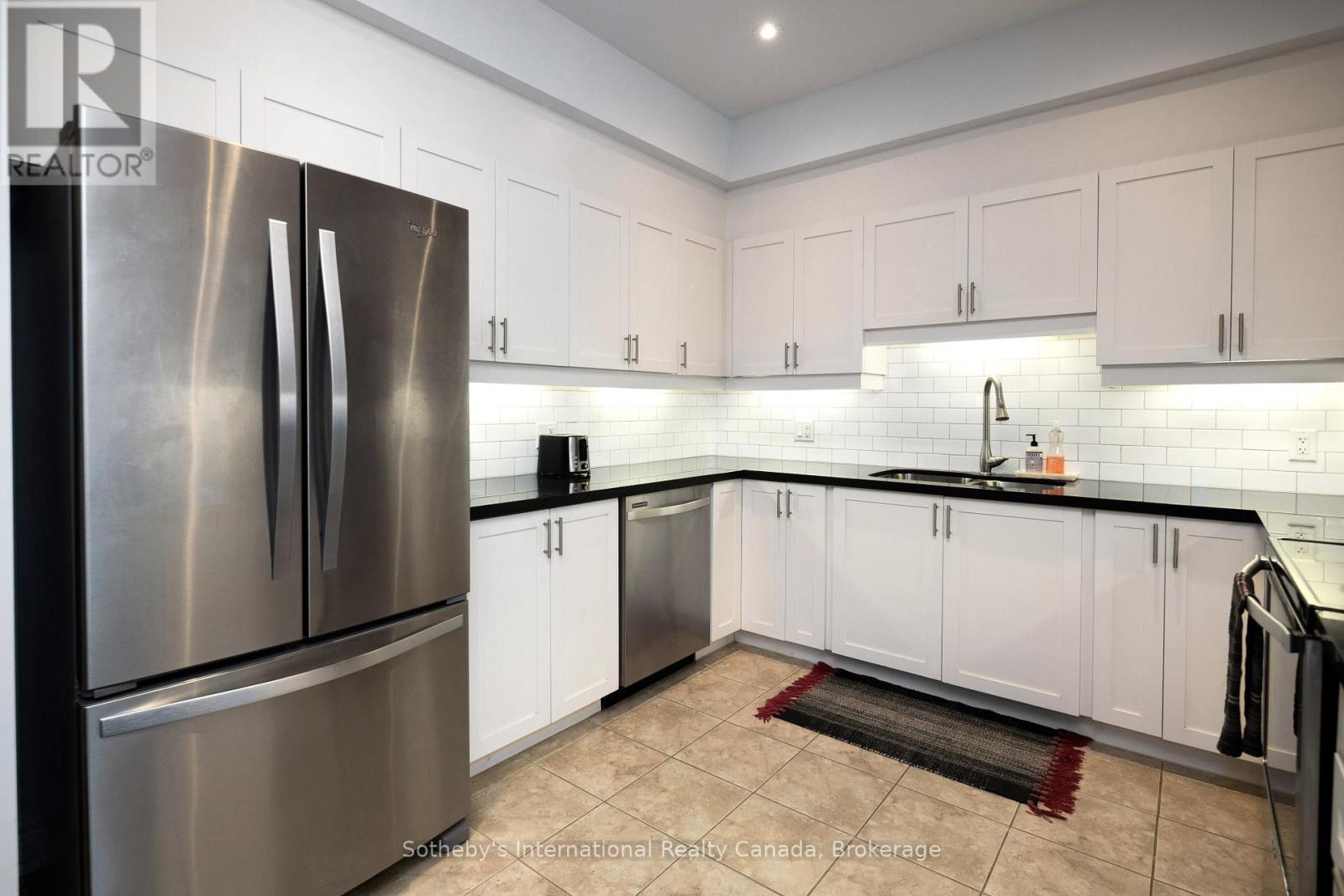 107 - 25 Beaver Street, Blue Mountains, Ontario  N0H 2P0 - Photo 6 - X12193982