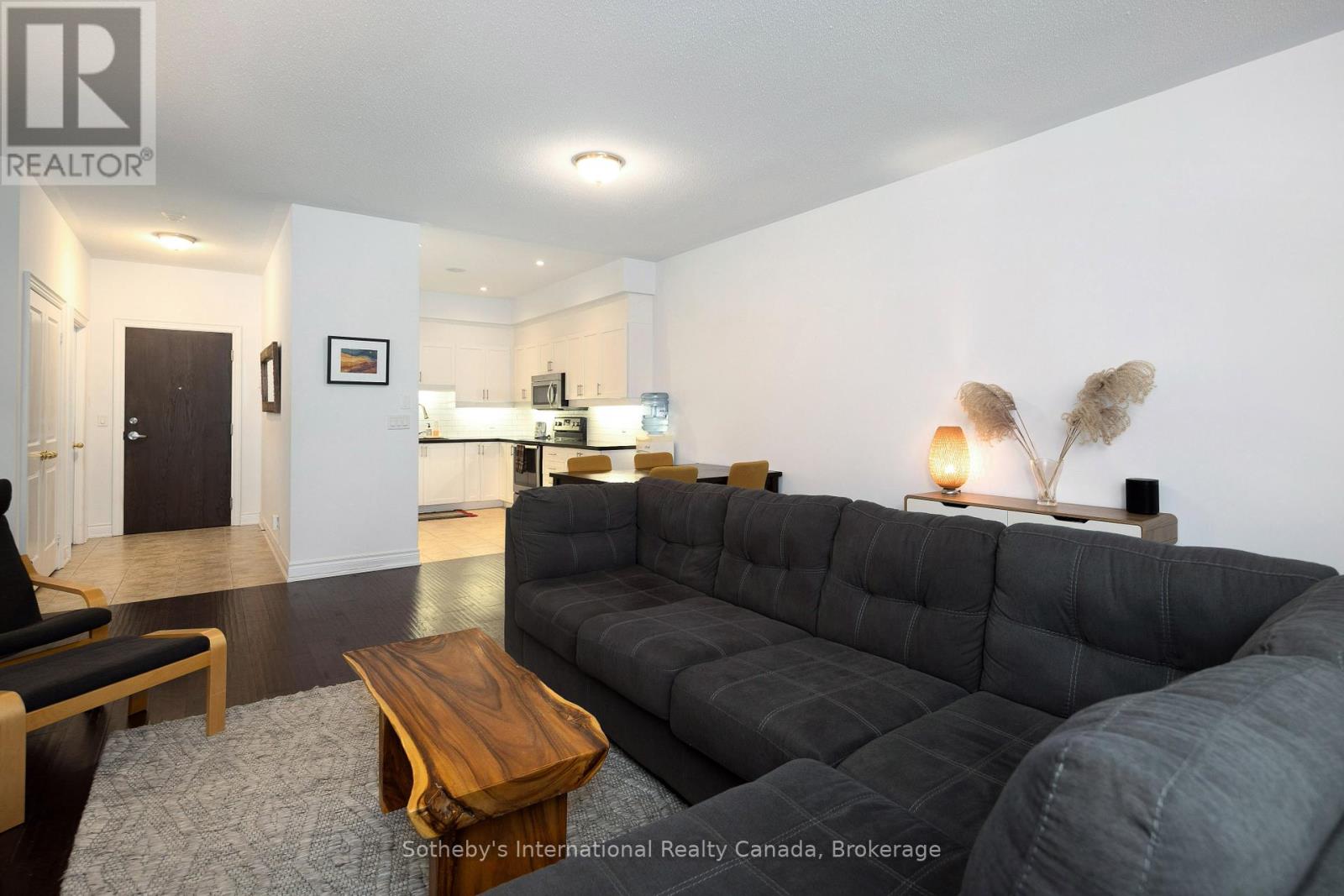 107 - 25 Beaver Street, Blue Mountains, Ontario  N0H 2P0 - Photo 9 - X12193982