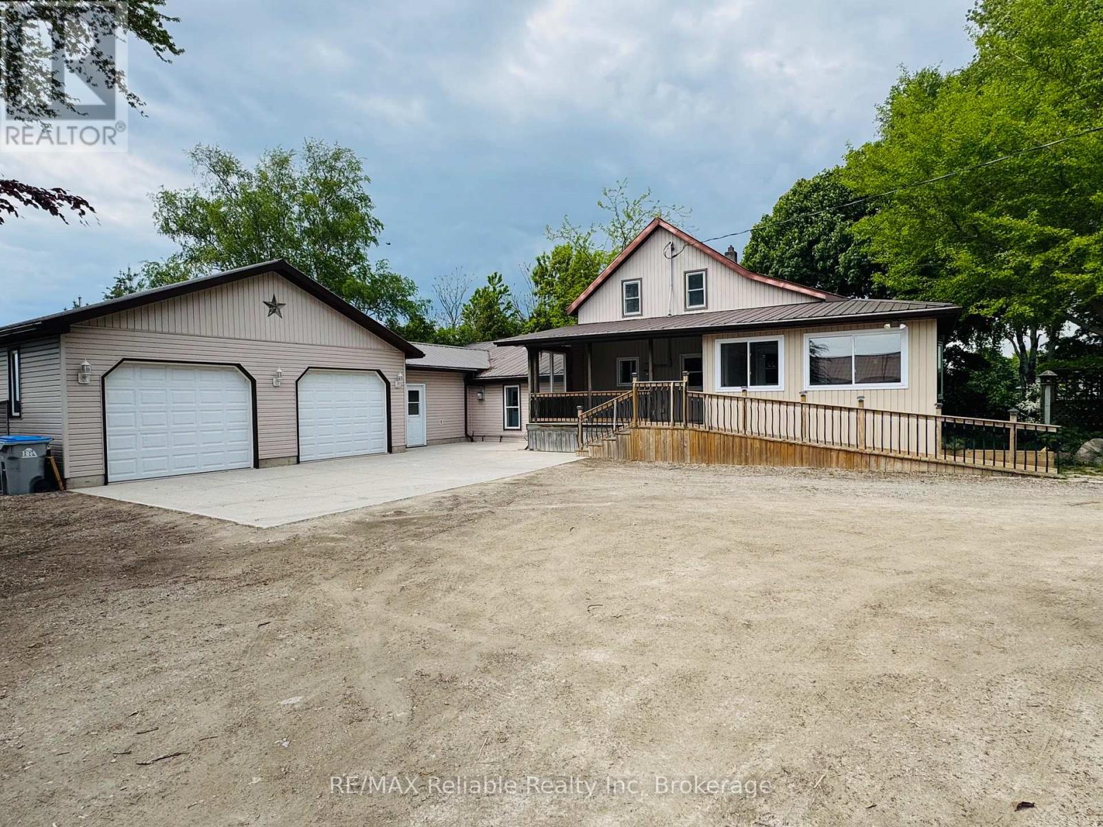 73691 Bluewater Highway, Bluewater (Stanley), Ontario  N0M 2T0 - Photo 6 - X12194003