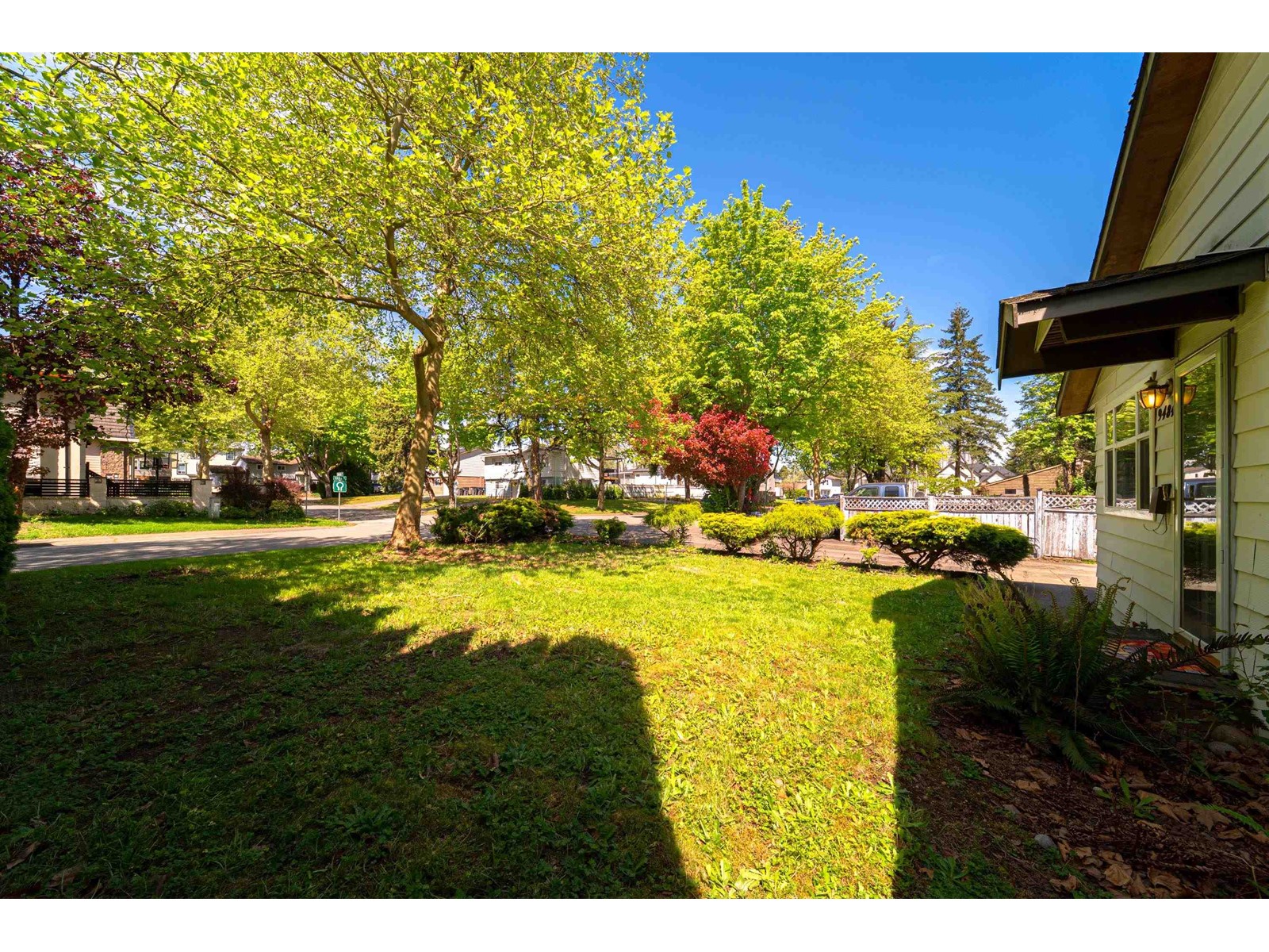 Property at 9484 133A STREET image 3