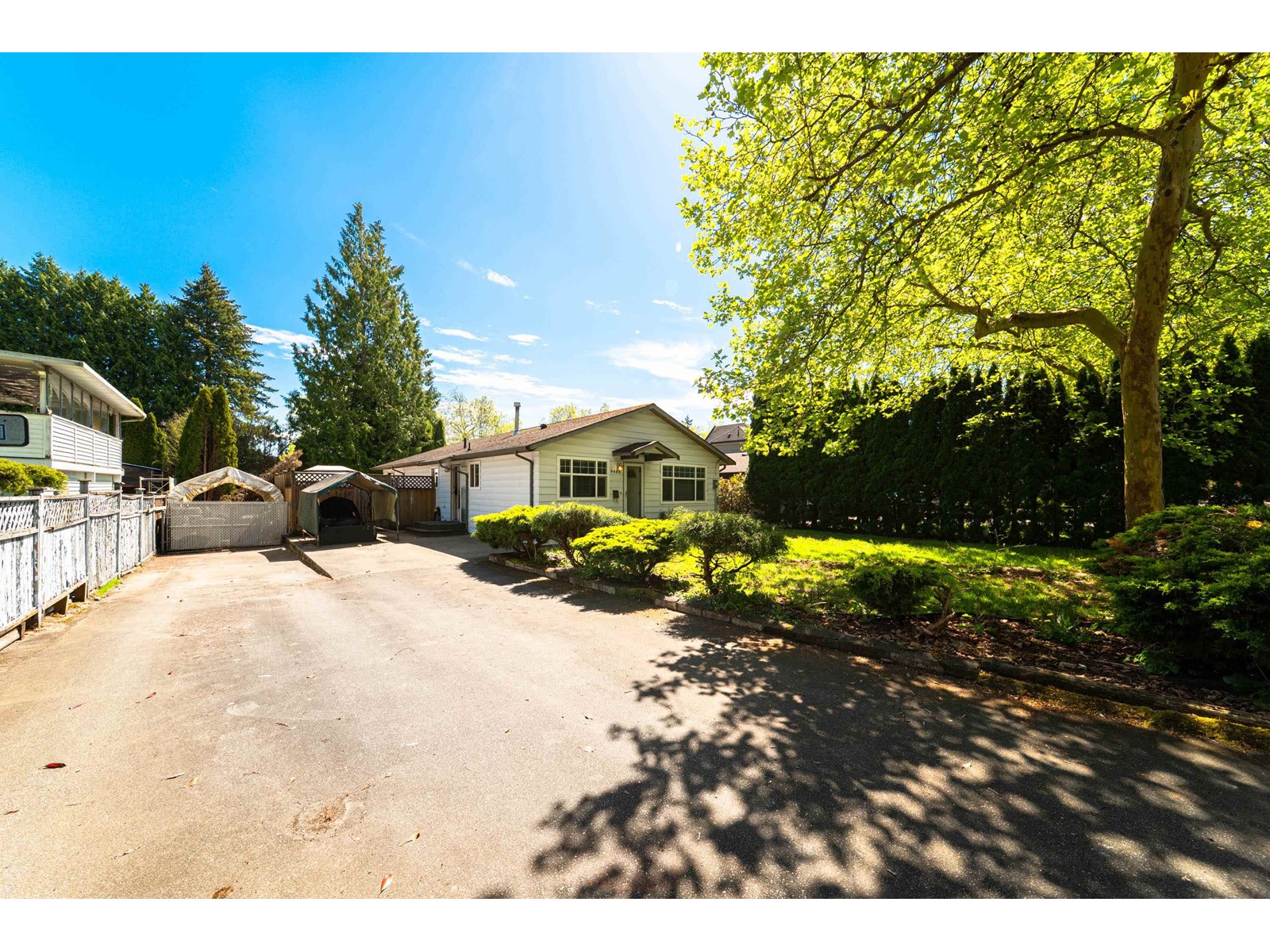 Property at 9484 133A STREET image 4