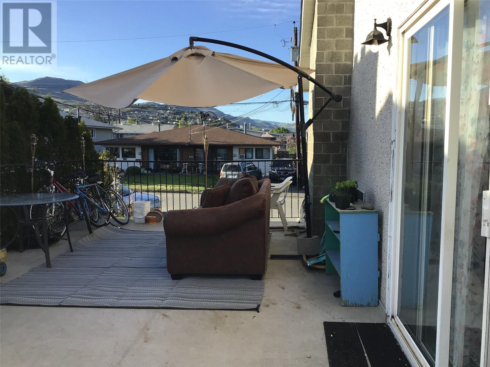 645 Courtenay Crescent, Kamloops, BC V2B1Z7