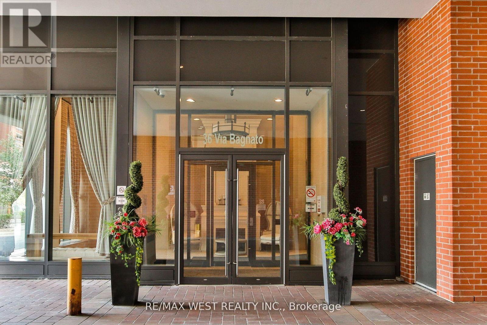 643 - 36 VIA BAGNATO, Toronto, Ontario