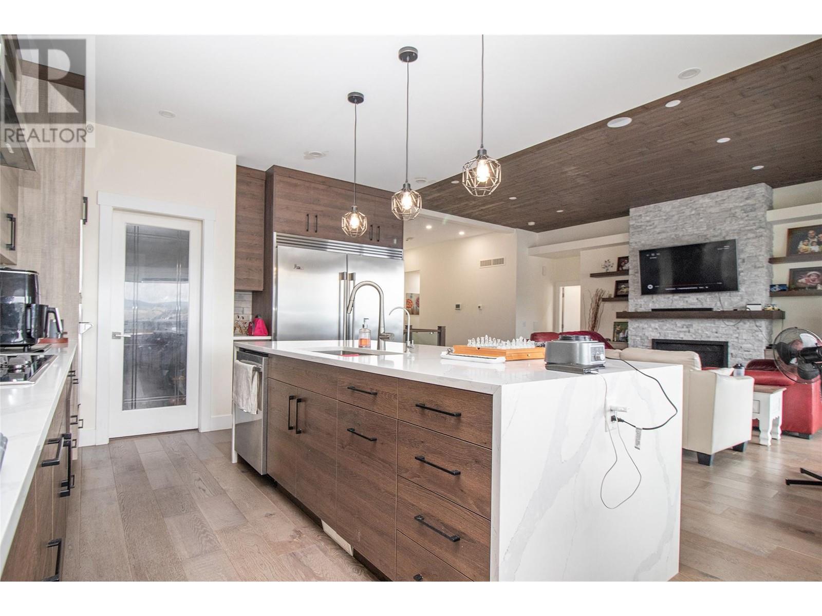 2132 Tramonto Court, Kelowna, British Columbia  V1P 1V1 - Photo 8 - 10349783