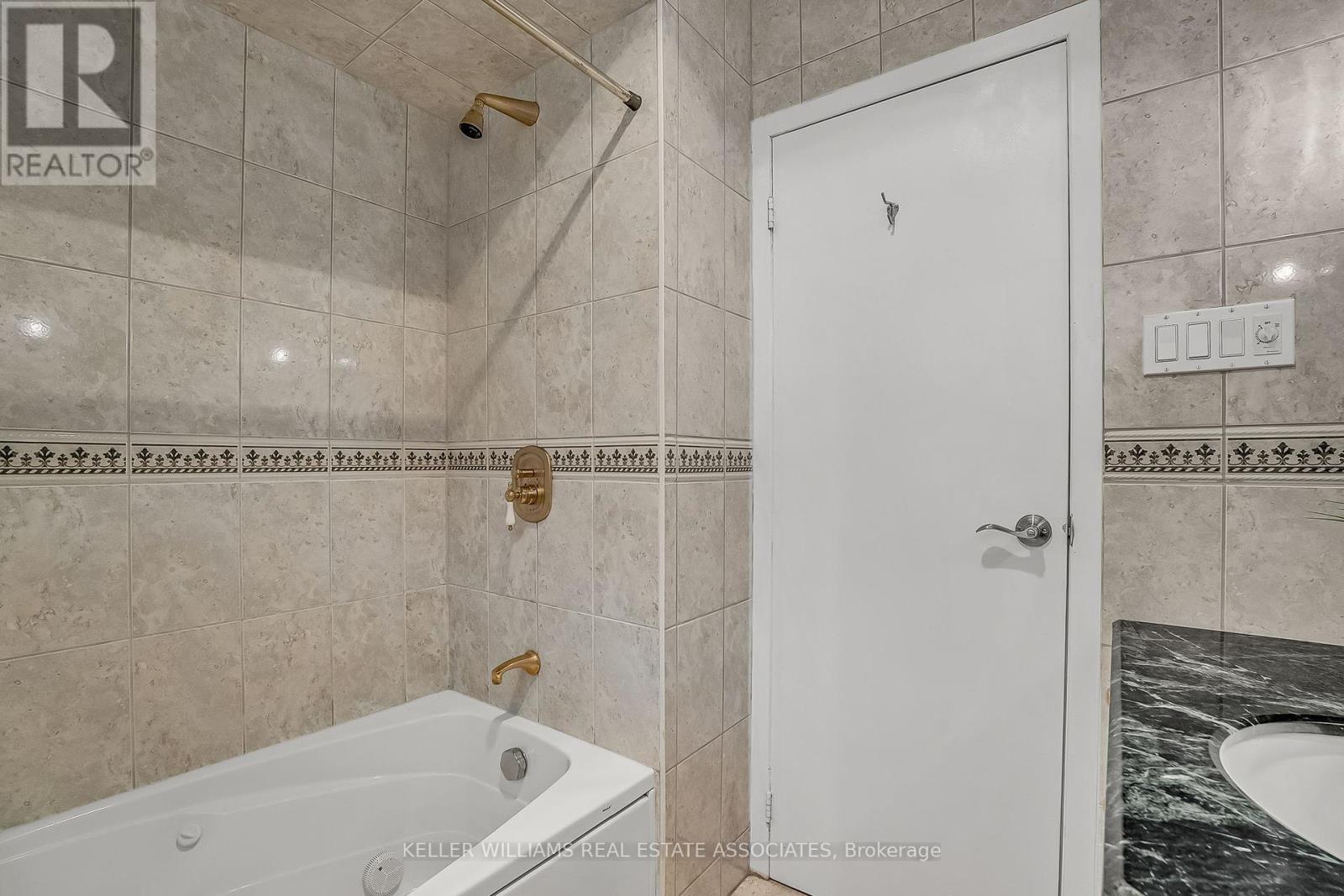 1454 Leda Avenue, Mississauga (Mineola), Ontario  L5G 4B7 - Photo 37 - W12191457