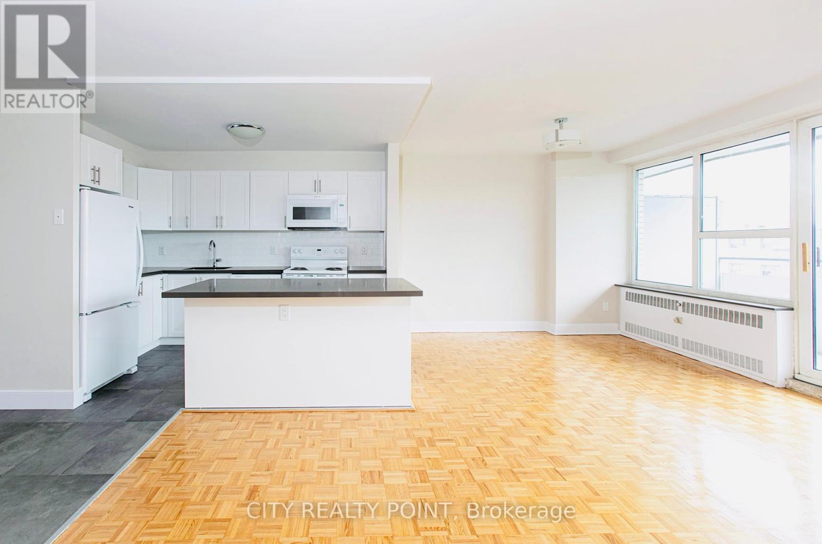 507 - 10 Shallmar Boulevard, Toronto, Ontario  M5N 1J4 - Photo 2 - C12194029