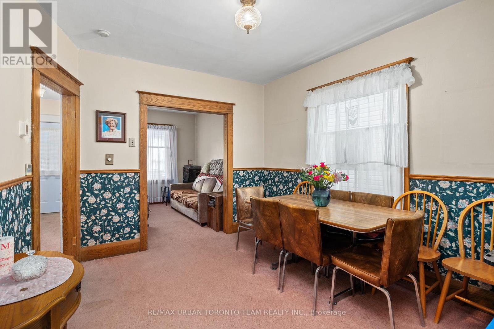 101 Hillingdon Avenue, Toronto, Ontario  M4C 3H9 - Photo 11 - E12194005