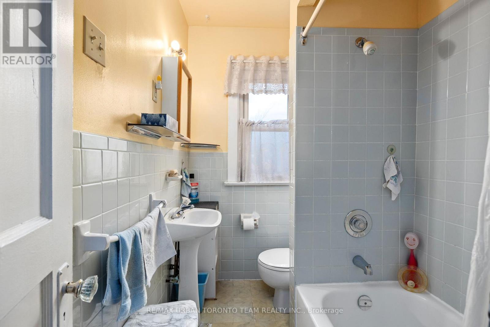 101 Hillingdon Avenue, Toronto, Ontario  M4C 3H9 - Photo 20 - E12194005