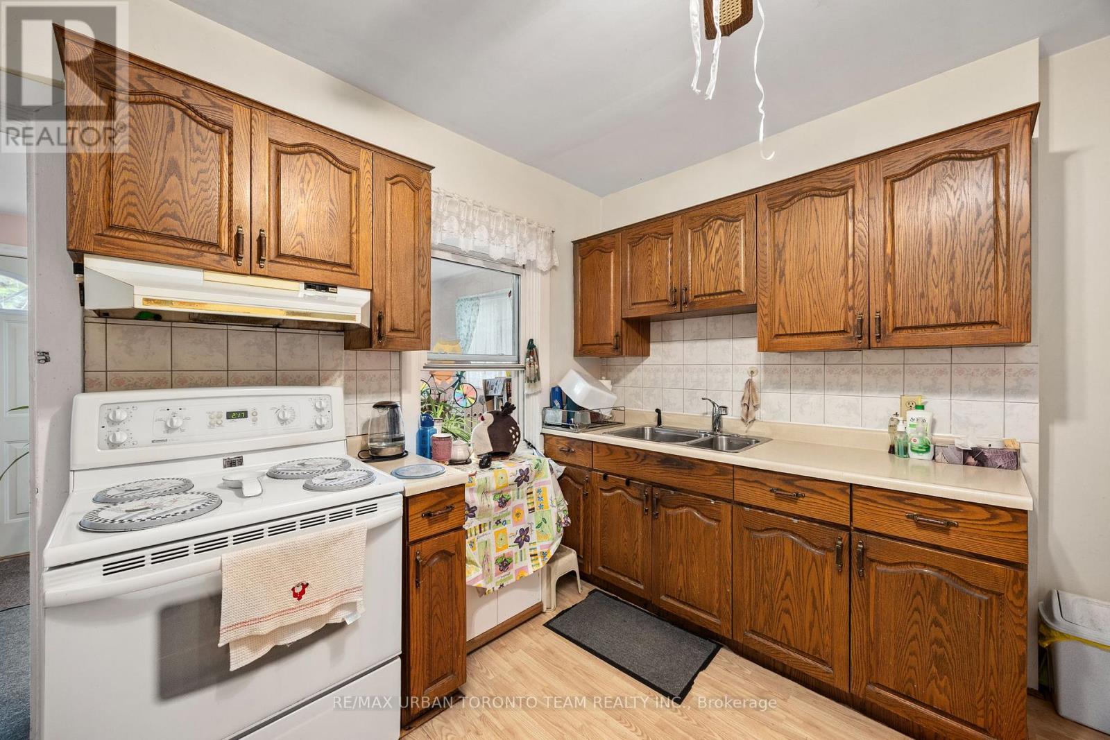 101 Hillingdon Avenue, Toronto, Ontario  M4C 3H9 - Photo 9 - E12194005