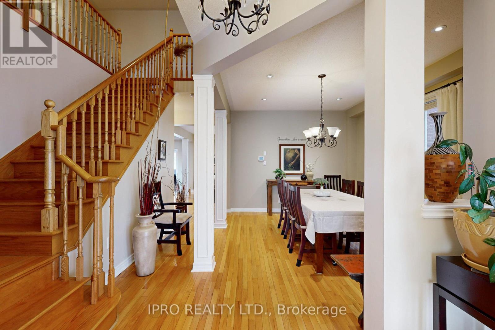 31 Callisto Court, Mississauga, Ontario  L5M 0A1 - Photo 8 - W12193353