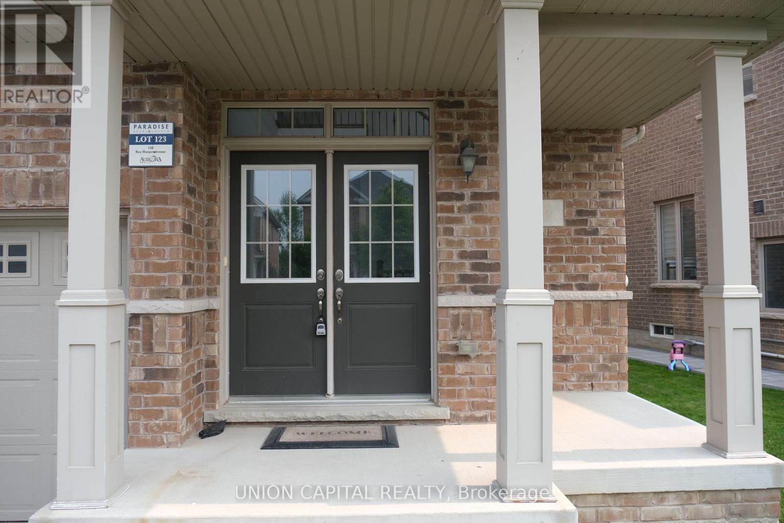 168 Roy Harper Avenue, Aurora, Ontario  L4G 0V6 - Photo 2 - N12194032