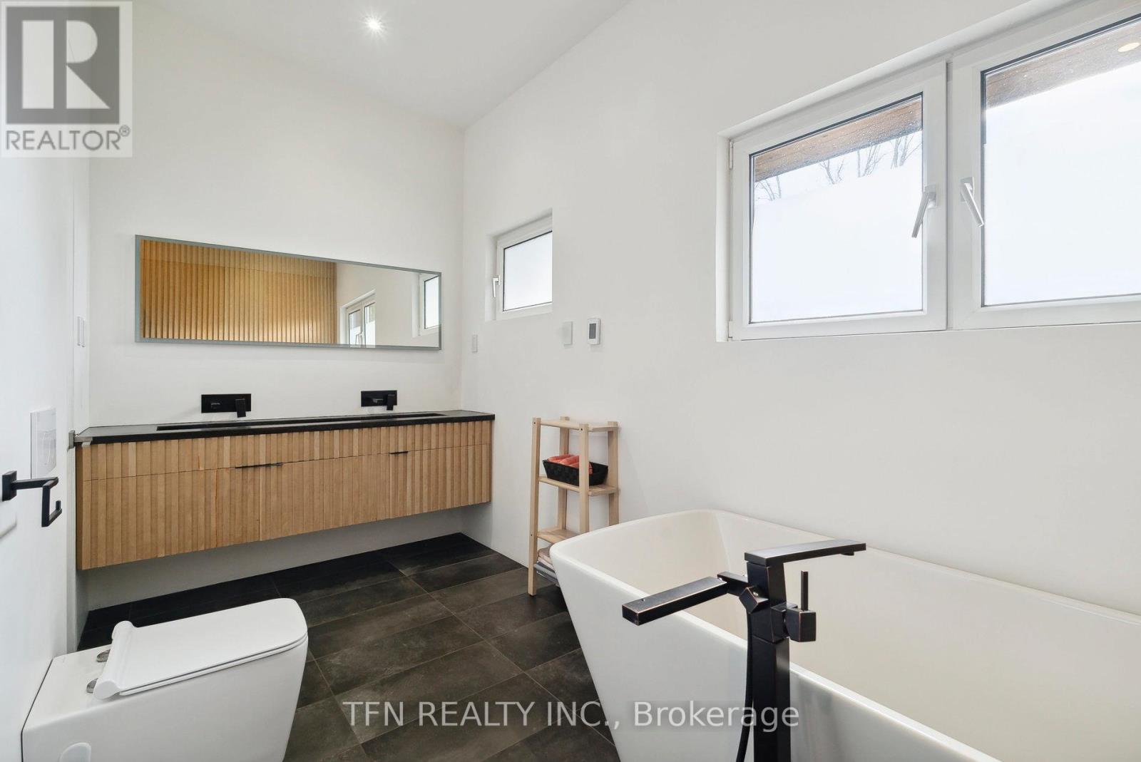 12 Schooner Lane, Tay, Ontario  L0K 2C0 - Photo 27 - S12194007