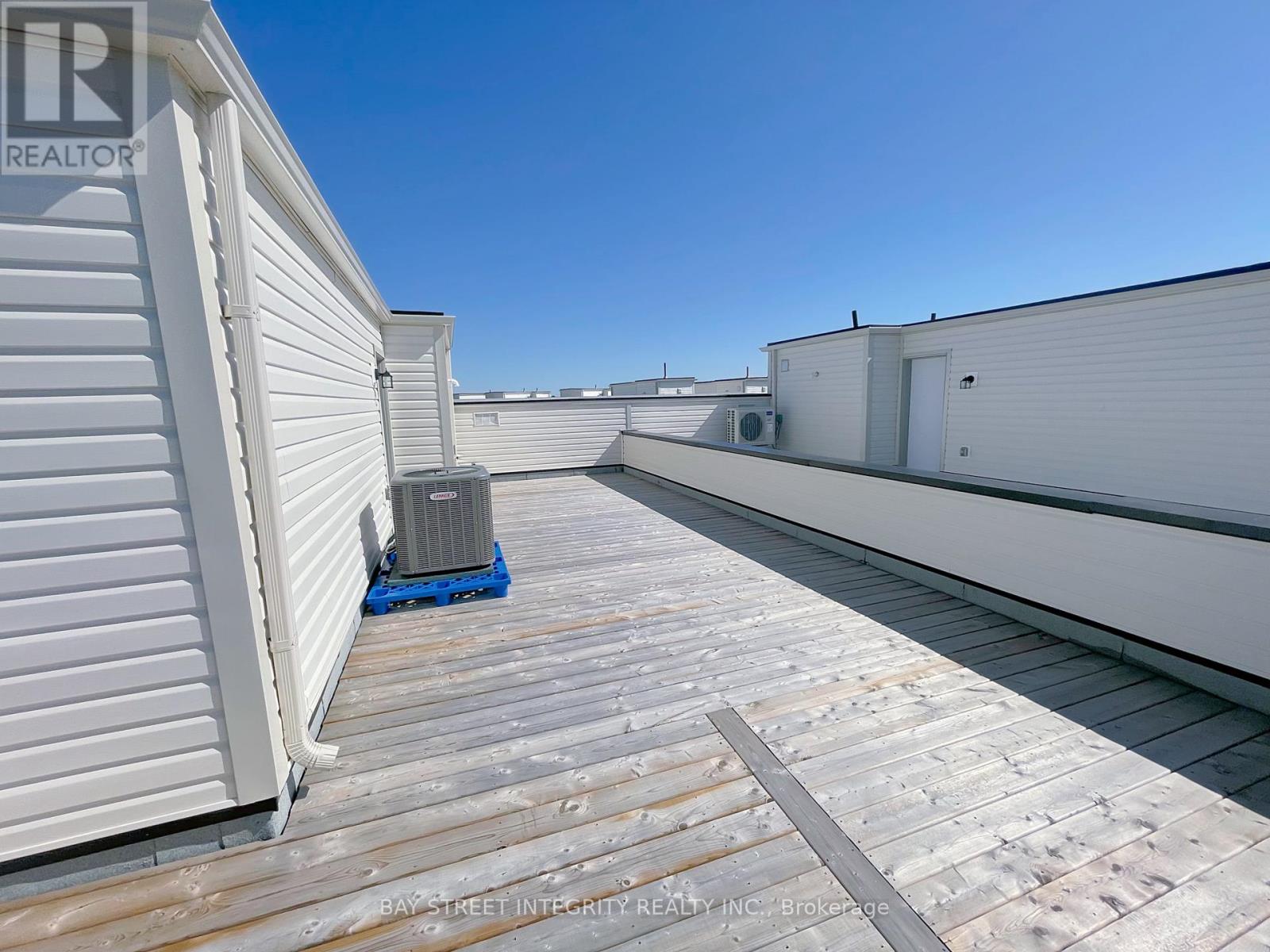 145 Markland Street, Markham, Ontario  L6C 3B5 - Photo 10 - N12063739