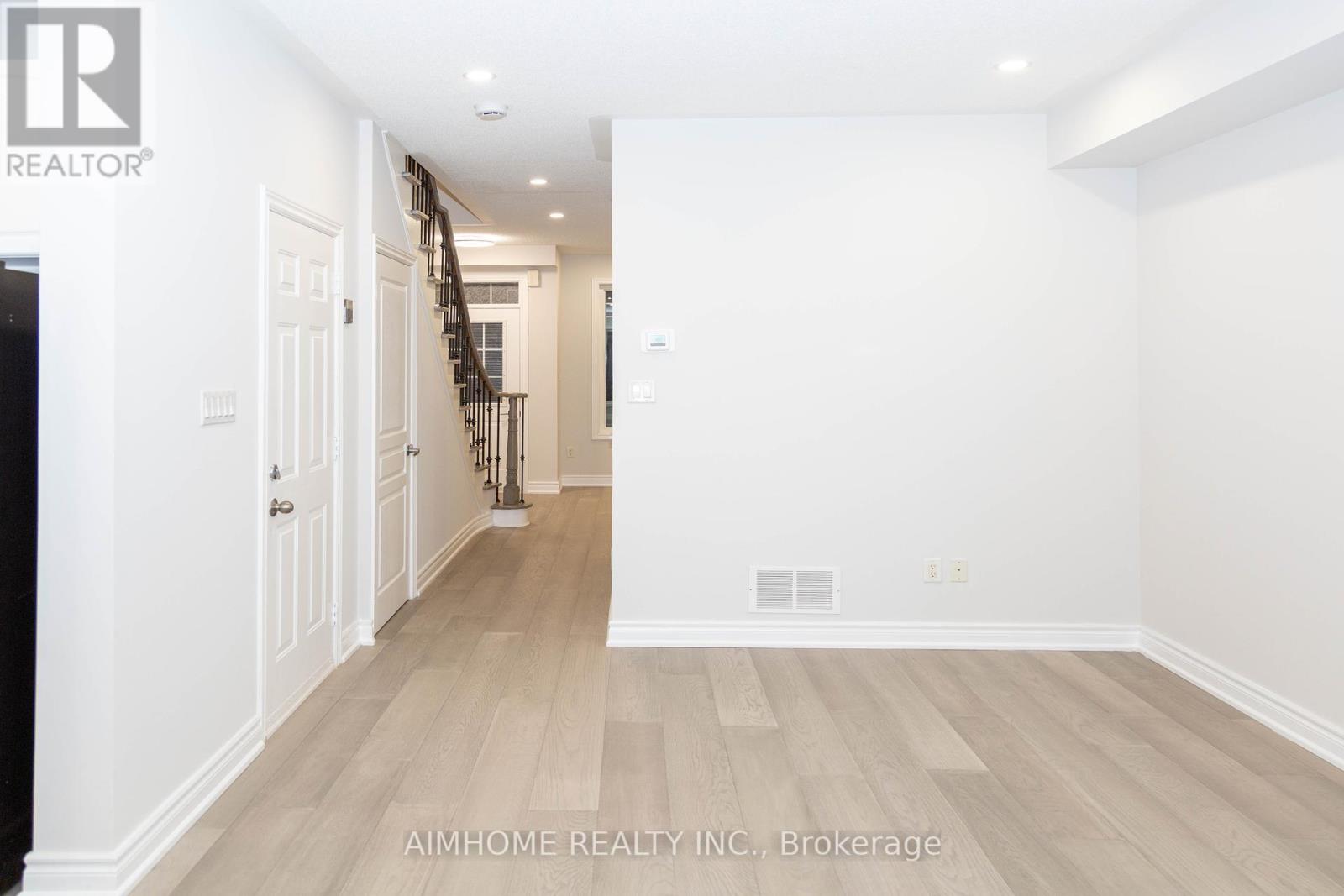 51 Brower Avenue, Richmond Hill, Ontario  L4E 4Y5 - Photo 7 - N12192474