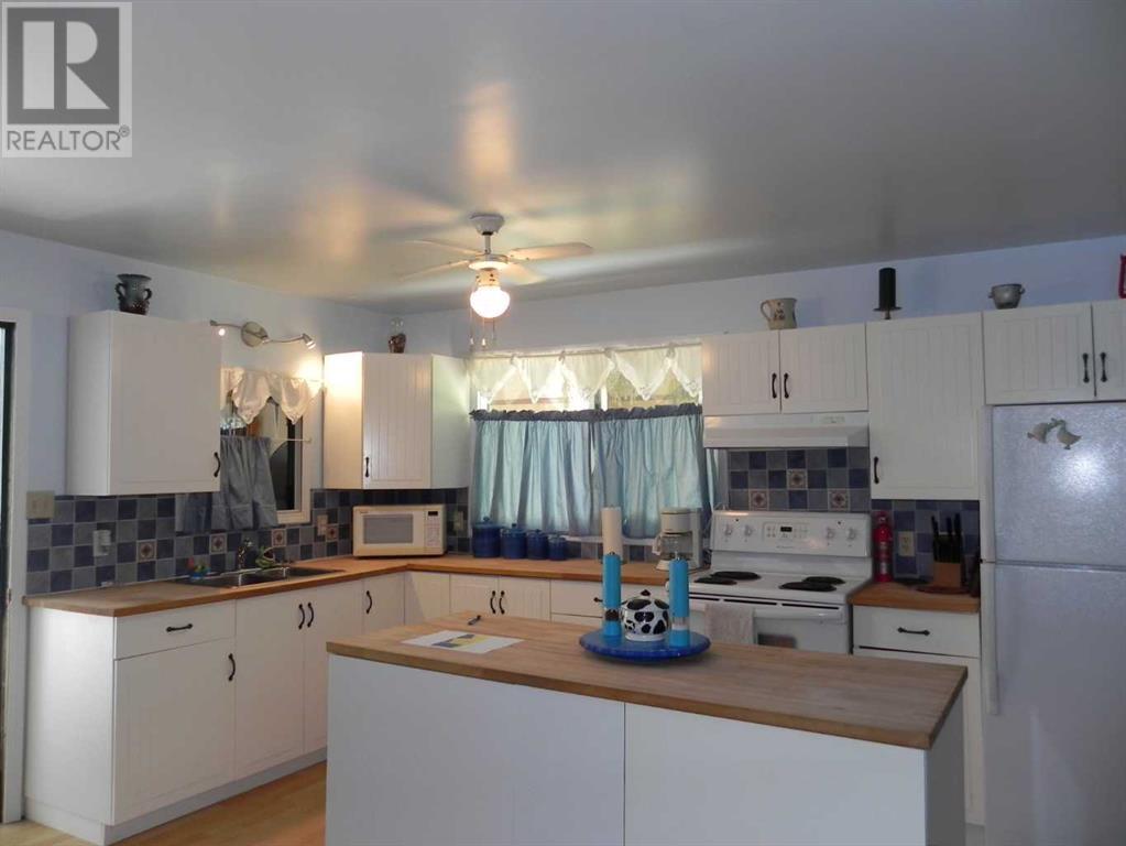 97 Premier Avenue, Gull Lake, Alberta  T0C 0J0 - Photo 25 - A2225709